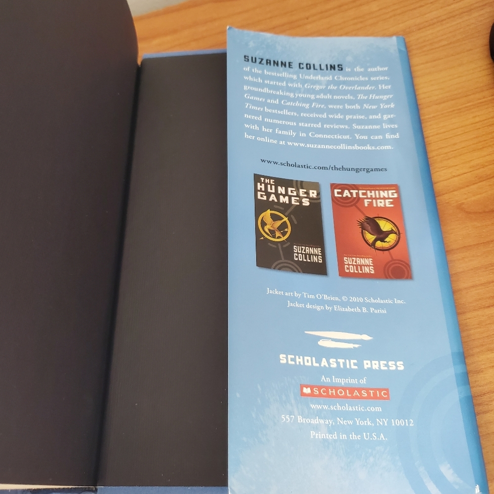 Mockingjay Hunger Games Book - Picture 5 of 7